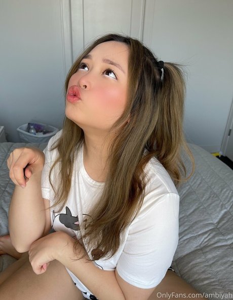 ambiyah pornstar top image