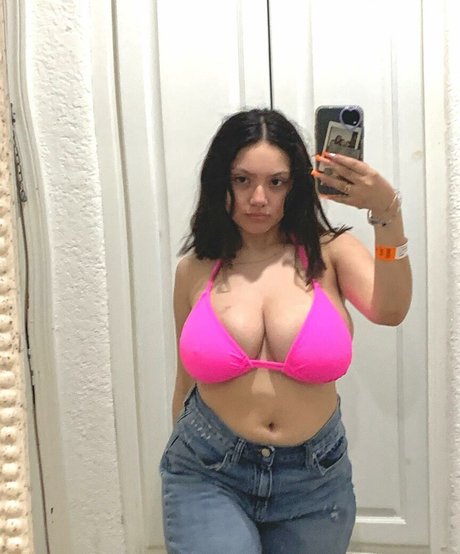 Wendy Chavez naked model gallery