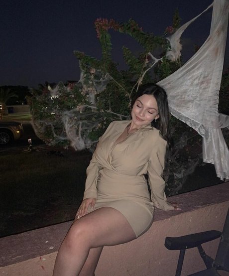 Wendy Chavez erotic model picture