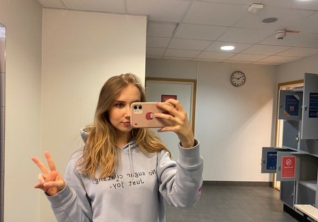 female popular onlyfans free xxx photo