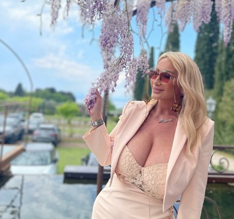 blonde squirt onlyfans free porn pictures