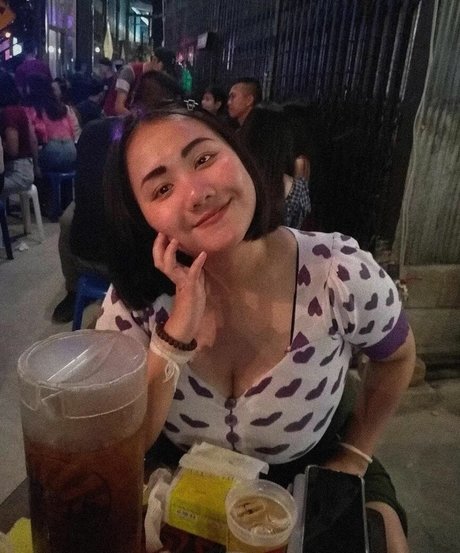 Phiromya Pangyouk sexy actress pictures