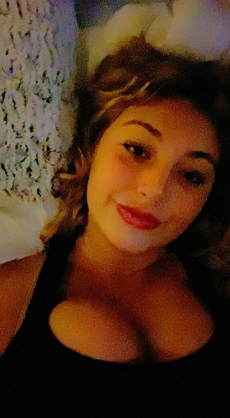 meakelena nice model photo