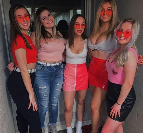 meakelena hot actress pictures