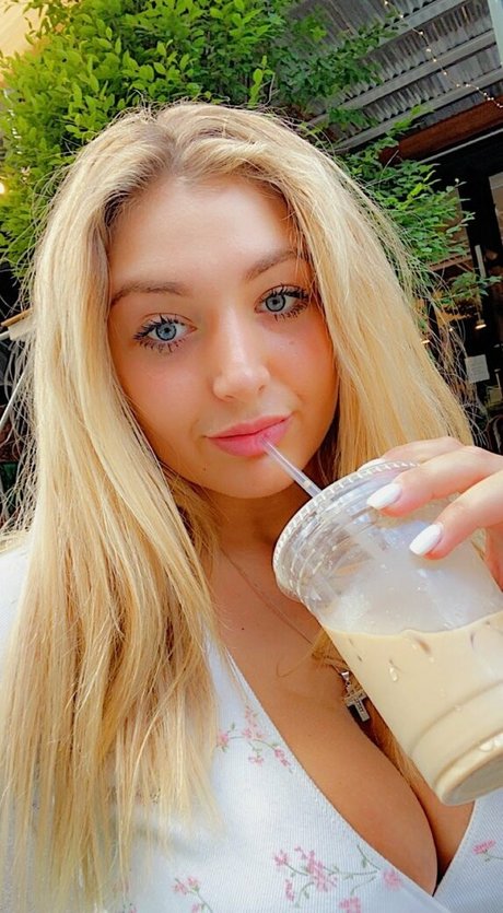 meakelena exclusive pornstar galleries