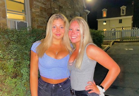 meakelena pretty pornstar image