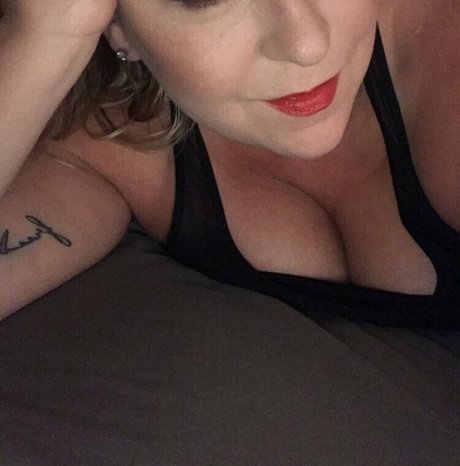 lilsmirk pretty actress photo