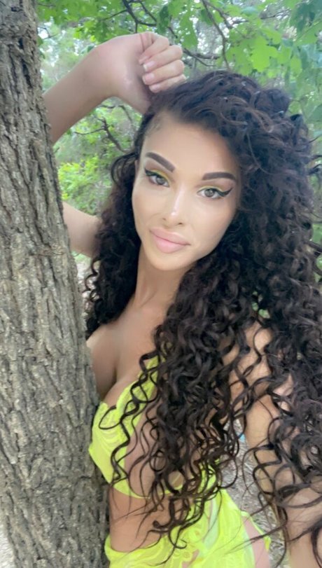 Bigdicktrannynicole pornstar exclusive pic