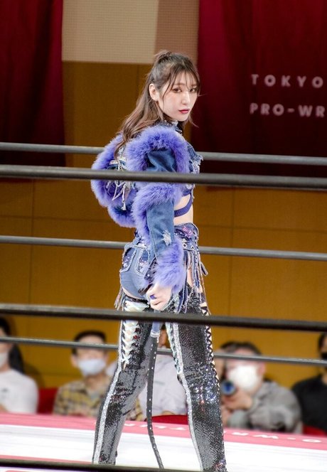 WomenJoshi nice star photo