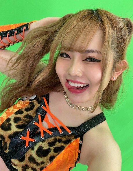 WomenJoshi model best photo