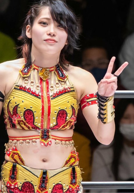 WomenJoshi erotic star img