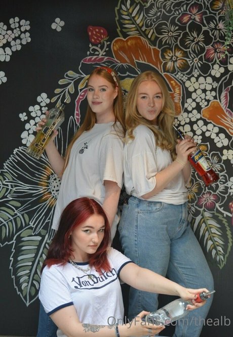 thealb nudes actress picture