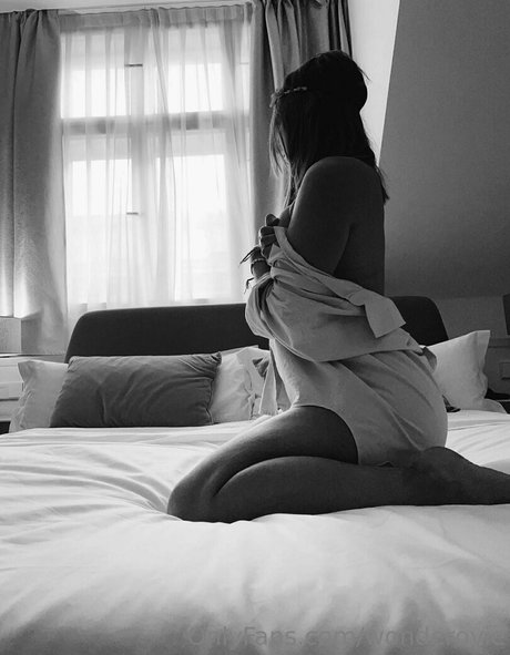 wonderovie porn model images