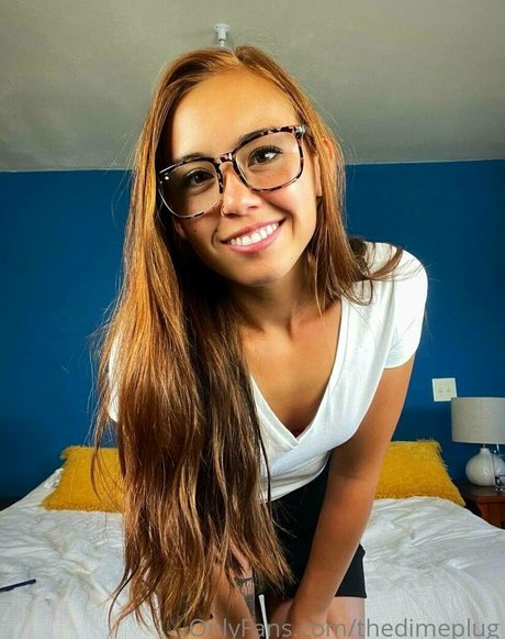 thedimeplug hot model img