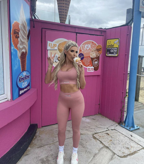 Chloe Burrows model hot photos