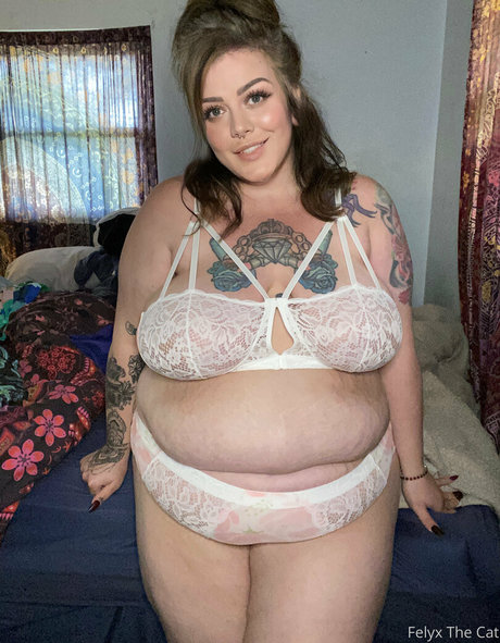 felyxthecat perfect model photo