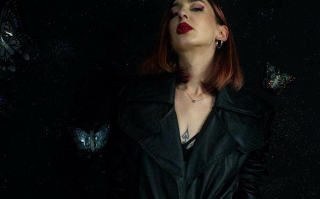 letisiablane nude star img