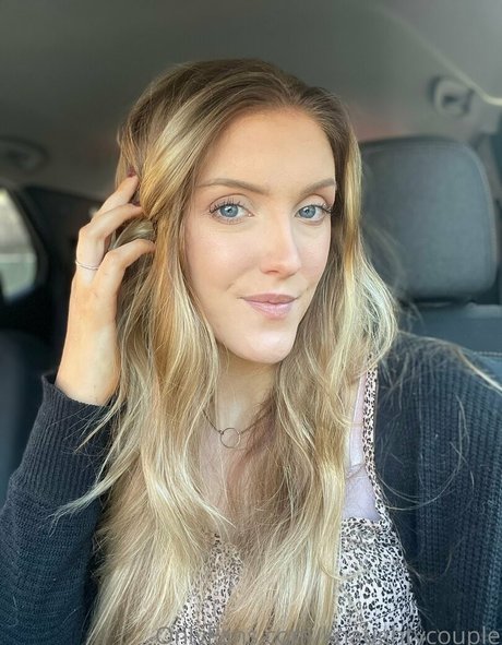 knaughtycouple porn model image