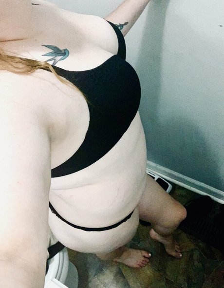 peachyly hd pornstar pic