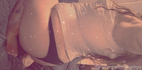 peachyly model nice img