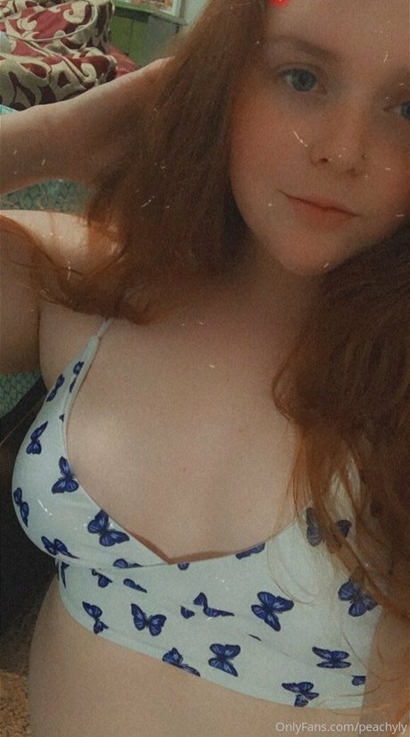 peachyly exclusive pornstar photos