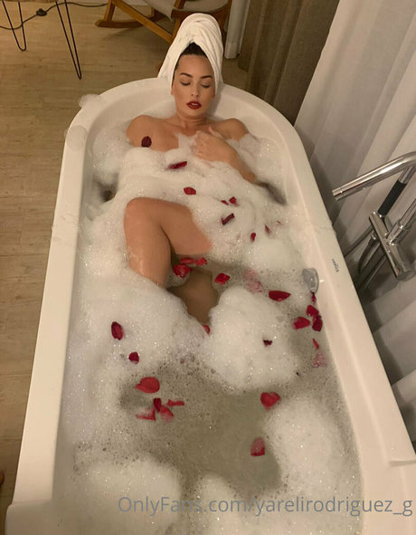 yarelirodriguez g erotic model img