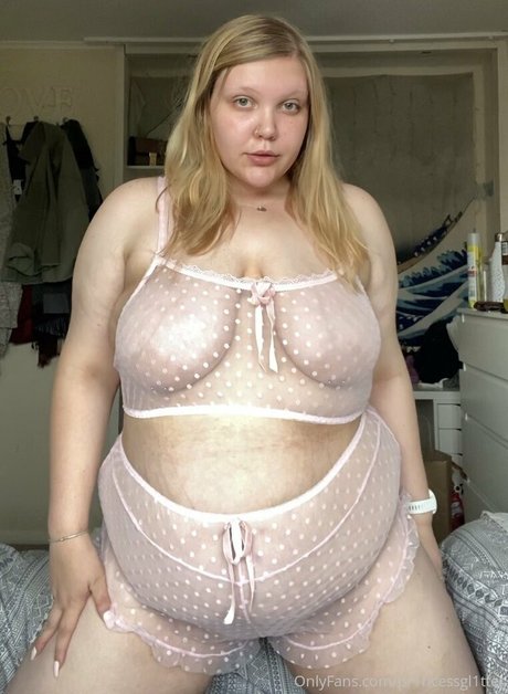 pr1ncessgl1tter model naked pictures