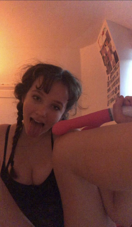 oatmilk8943 model photo