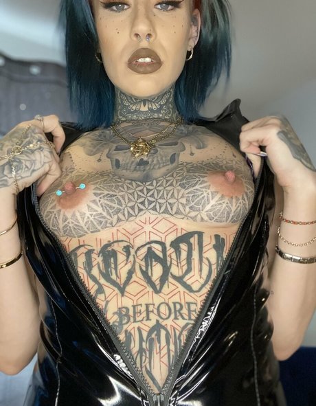 dee louisexxx model free pic