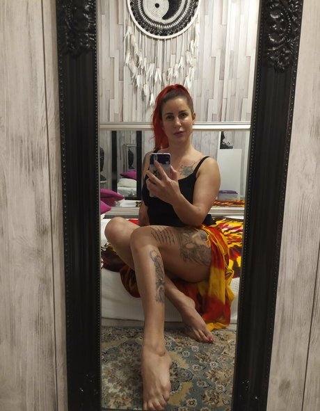 larraphoenix model pornographic gallery