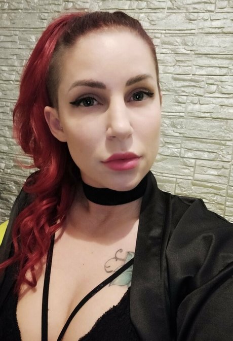 larraphoenix star nude pic