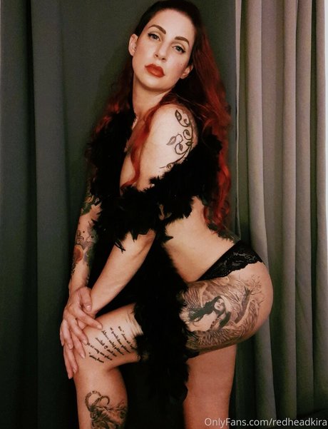 larraphoenix top model photo