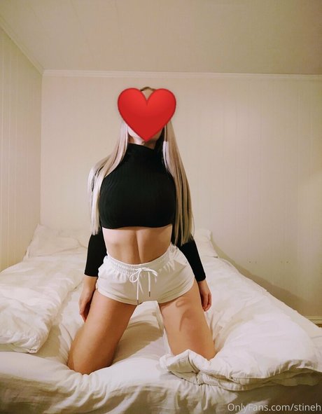 stineh adult model image