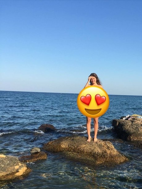 hottest young onlyfans free naked gallery