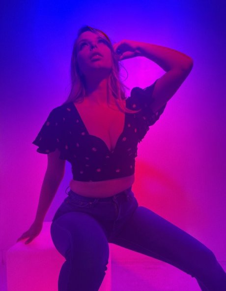 alishadrinksbeer adult star images