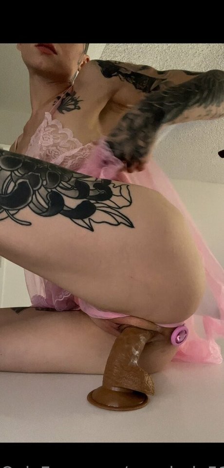 xovalerie5150 model nude image