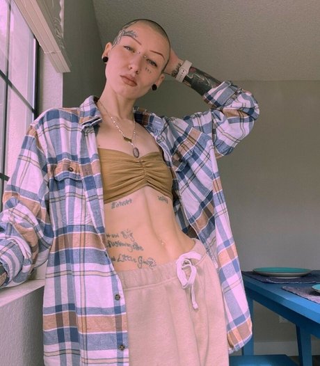 xovalerie5150 model adult image