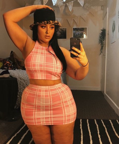 Holly Marston beautiful model img