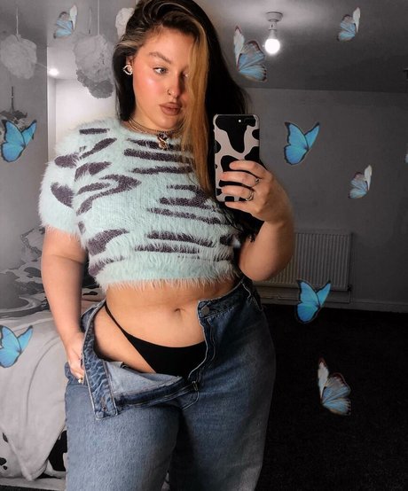 Holly Marston beautiful pornstar img