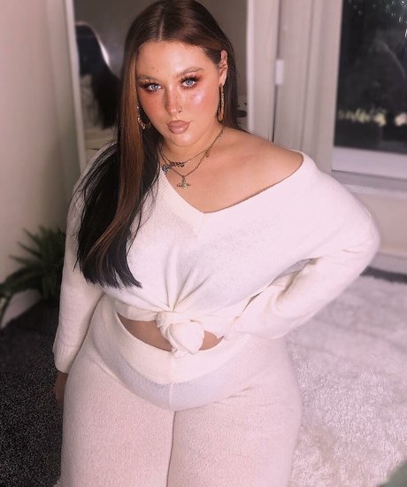 Holly Marston model hd pics