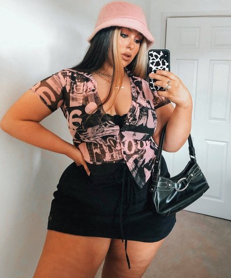 Holly Marston beautiful pornstar pics