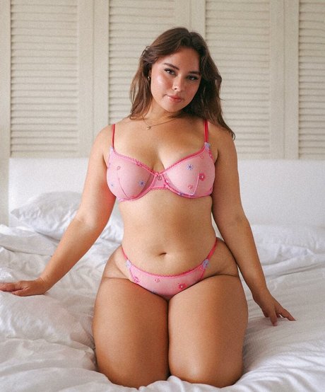 Venezia Cruz star top gallery