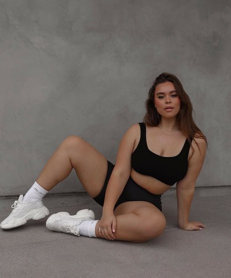 Venezia Cruz high quality model photos