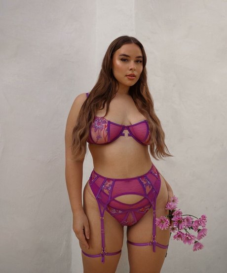 Venezia Cruz hd model img