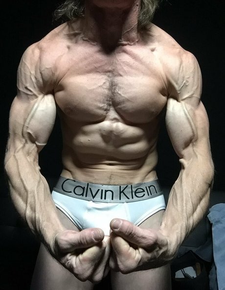 cbadonis model high quality picture