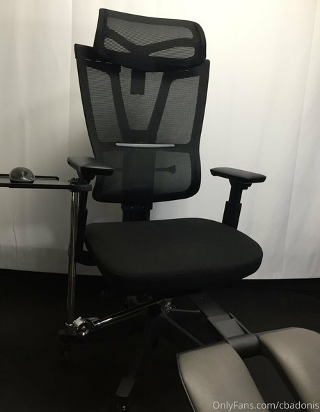 cbadonis sexy model pics