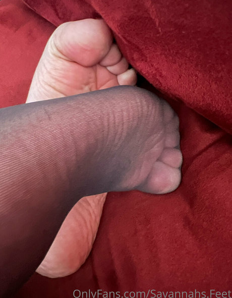 savannahs feet beautiful model photo