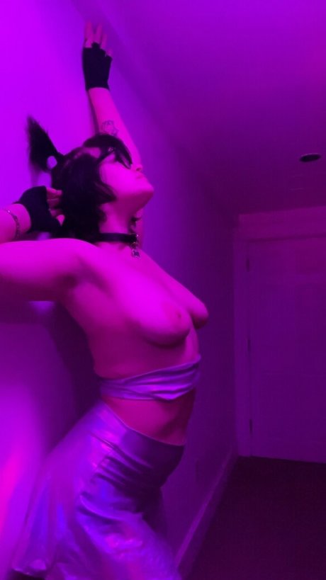 cl0wnpwuppy erotic model pictures