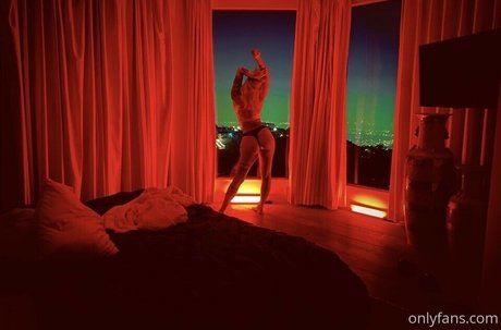 iamheaveniamhell exclusive pornstar image