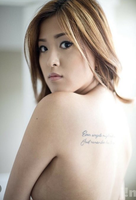 Terri Tran model exclusive gallery